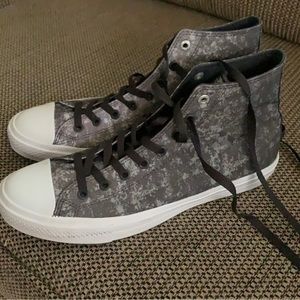 BRAND NEW Limited Edition Mens Gray Camo Converse High Tops
